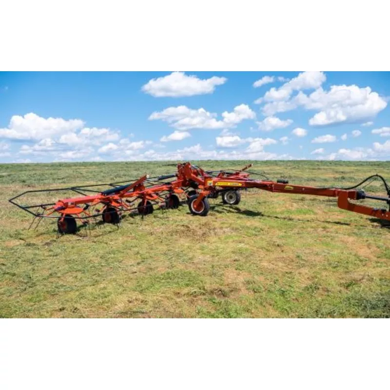 Pequea Tedders Series | Available In 9′ to 35′ Working Width | For Tractor