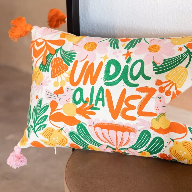 un-dia-la-vez-pillow Un Dia A La Vez Pillow